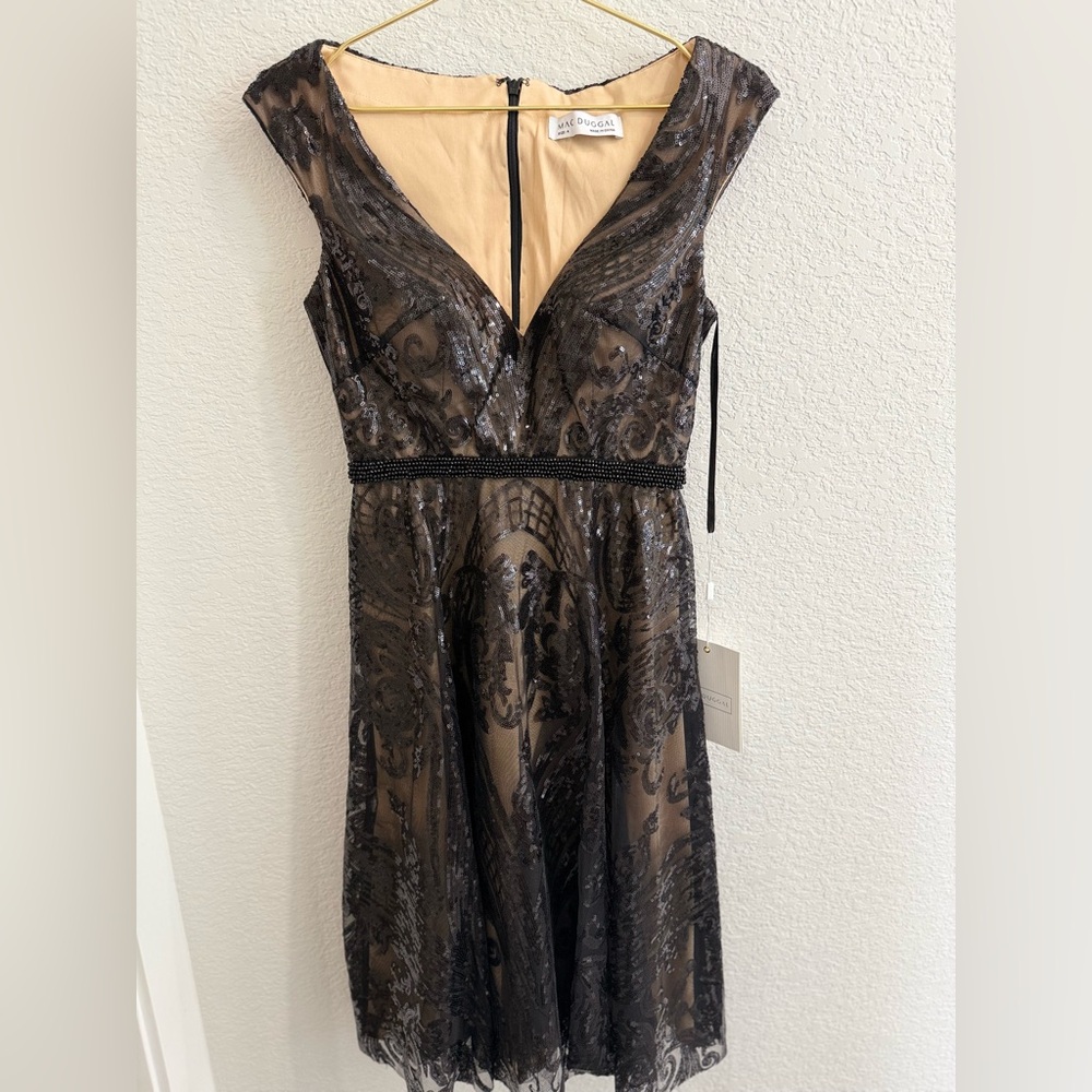 NWT Mac Duggal Black and Tan Sequined Fit and Flare Cocktail Dress Size 4